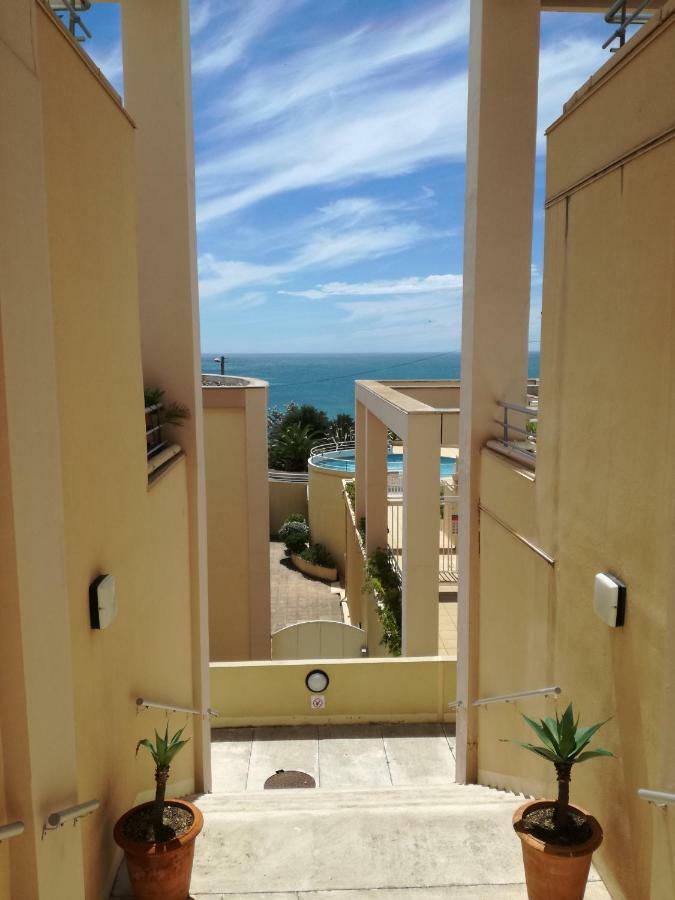 483 Chemin De Saint-Clair Apartment Sete Luaran gambar